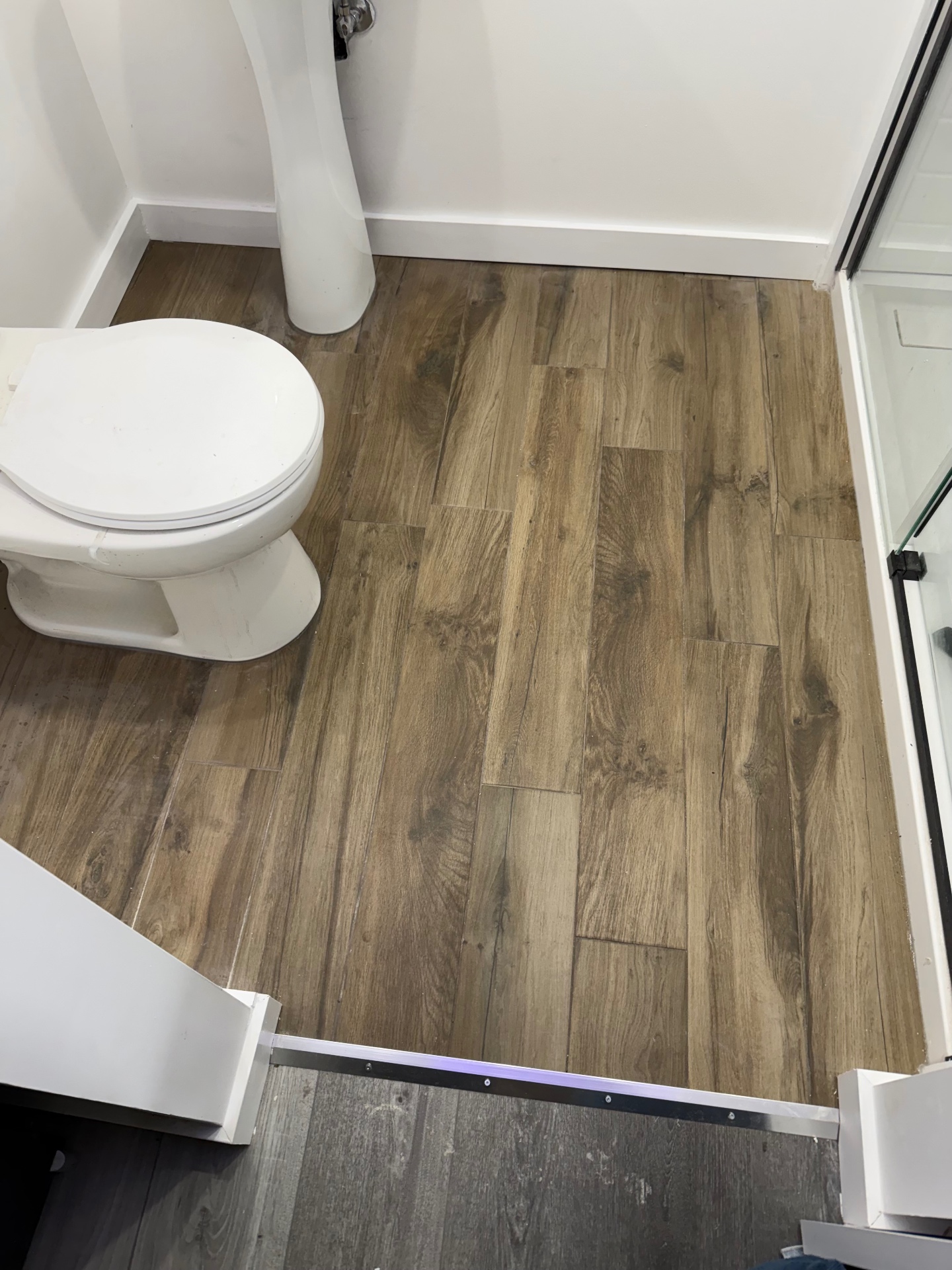 Plancher céramique aspect bois